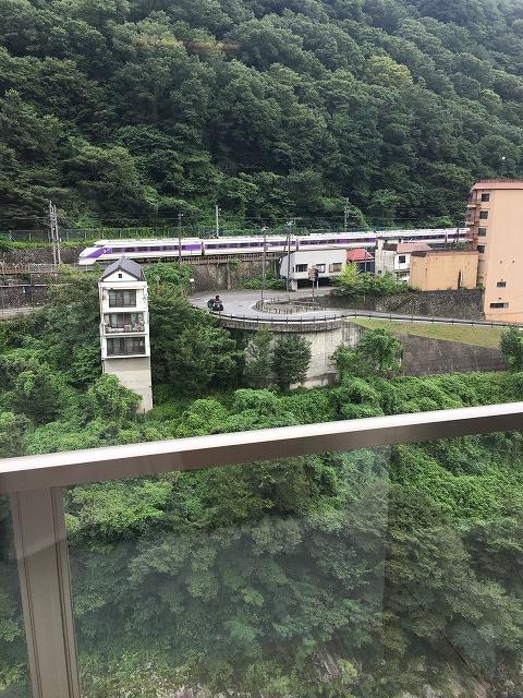 部屋からの景色（電車）