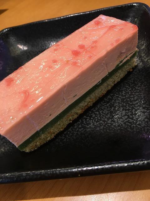 スシロー　よもぎもちっと桜ムースケーキ