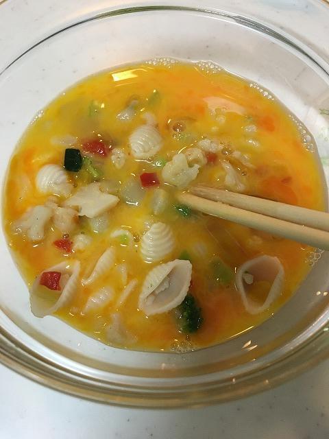 彩りサラダ野菜ミックスを使った厚焼き玉子１