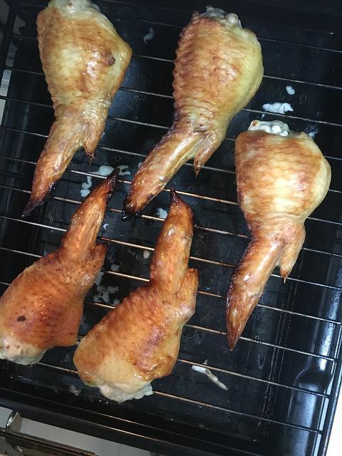 手羽先餃子をIHの魚焼きグリルで焼いた後