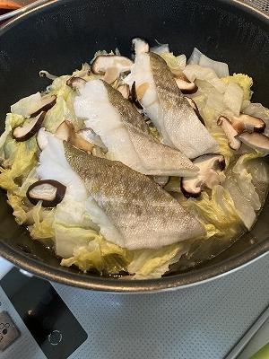 （魚料理）タラのフライパン蒸し